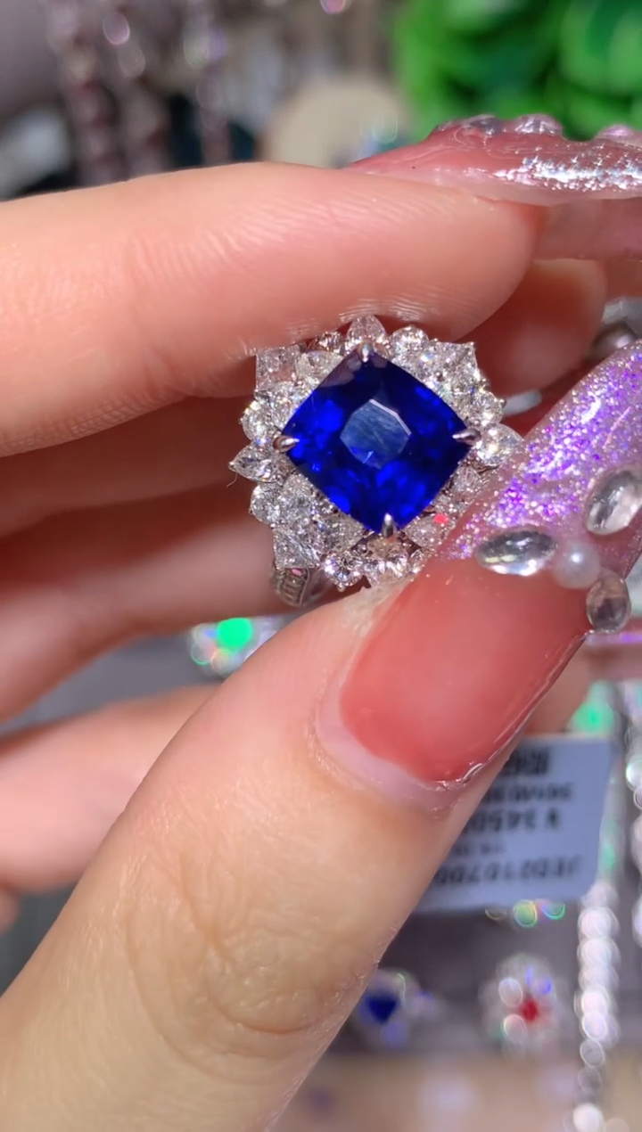 戒指蓝宝石18K金镶嵌4.56CT