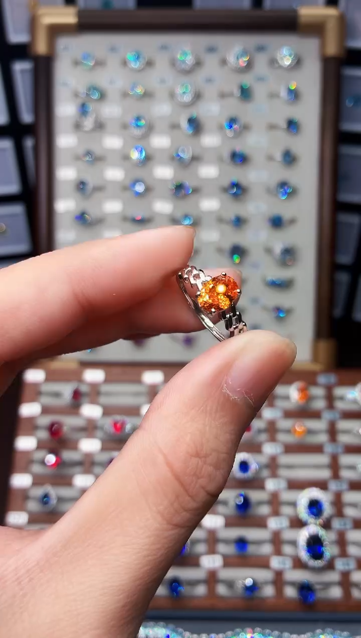 银S925镶嵌戒指石榴石（芬达石）1888