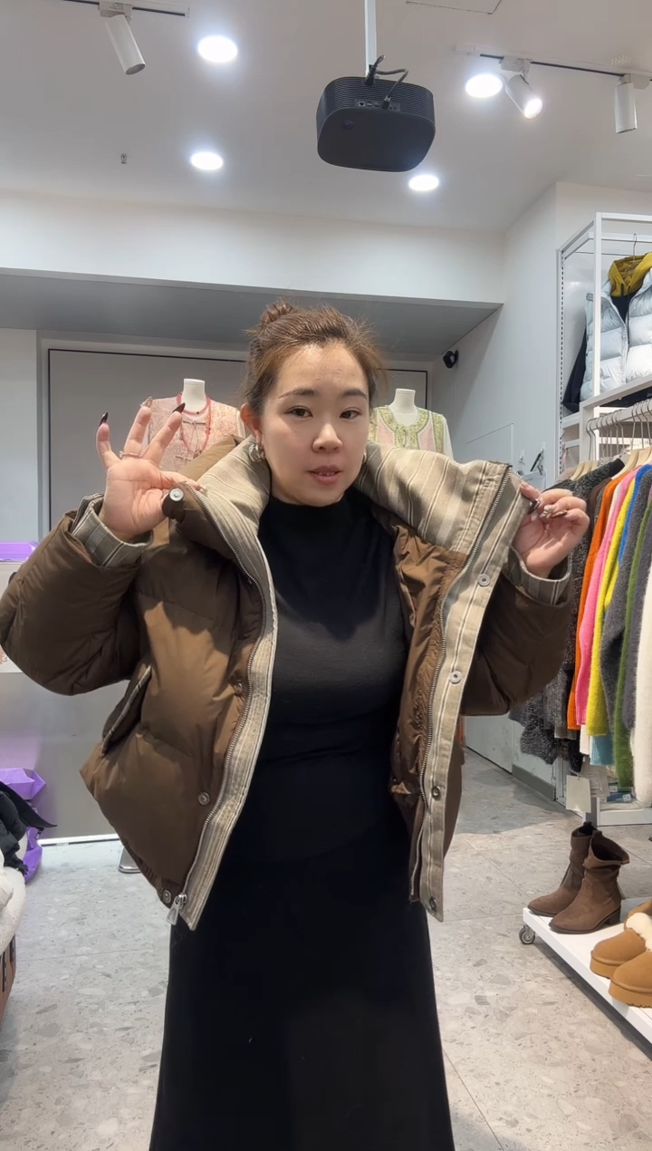 向**?7215咖色L连帽90绒子外套