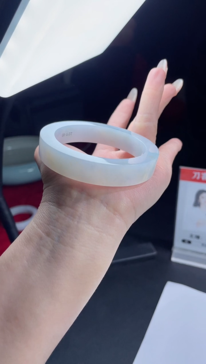 【闪购商品】定制翡翠手镯未镶嵌手镯DDH/发一件