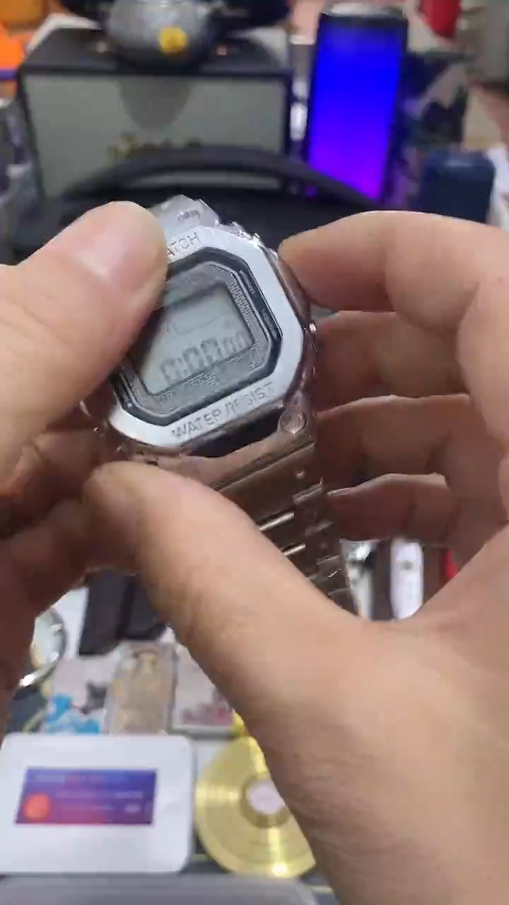 瓷片闪购商品  如图所示
