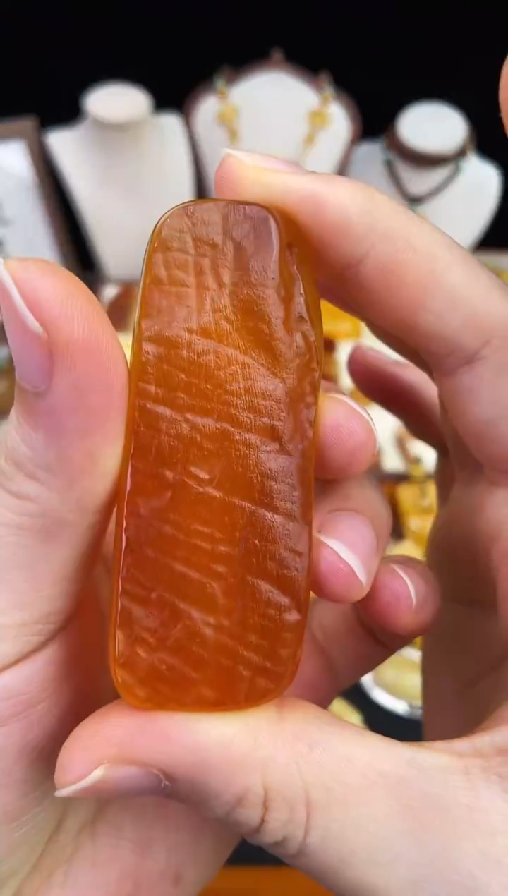 琥珀未镶嵌珠宝奇石柒月