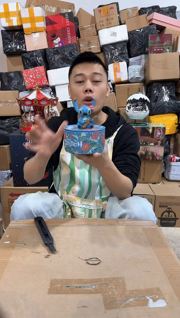 瓷片史迪仔首饰盒