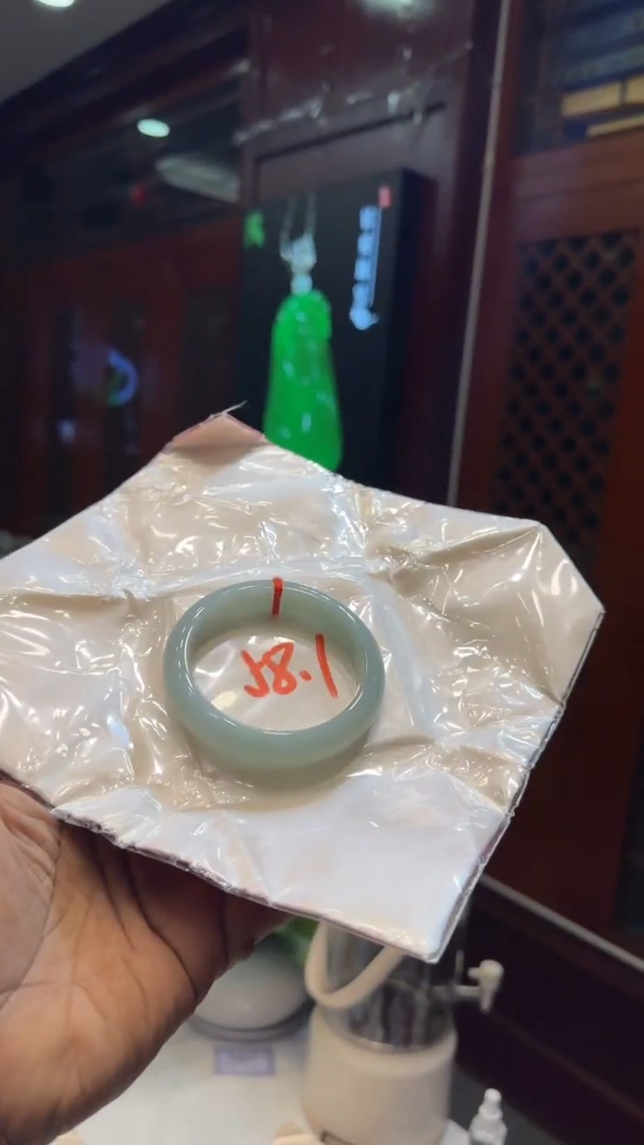 未镶嵌手镯翡翠手镯