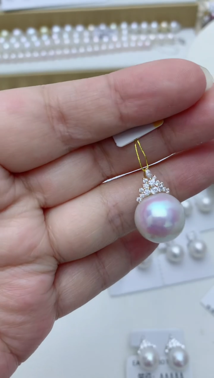 【闪购商品】淡水珍珠颈饰18K金镶嵌e52 