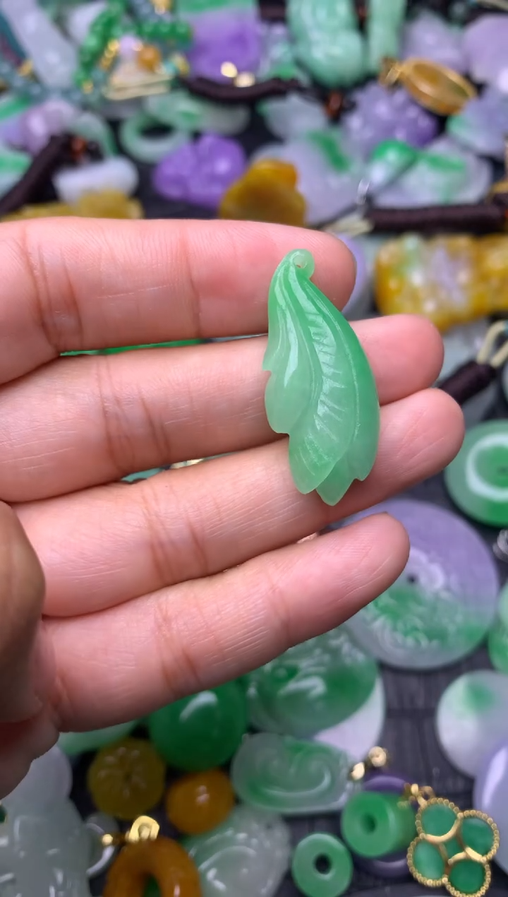 颈饰未镶嵌翡翠缅甸翡翠吊坠
