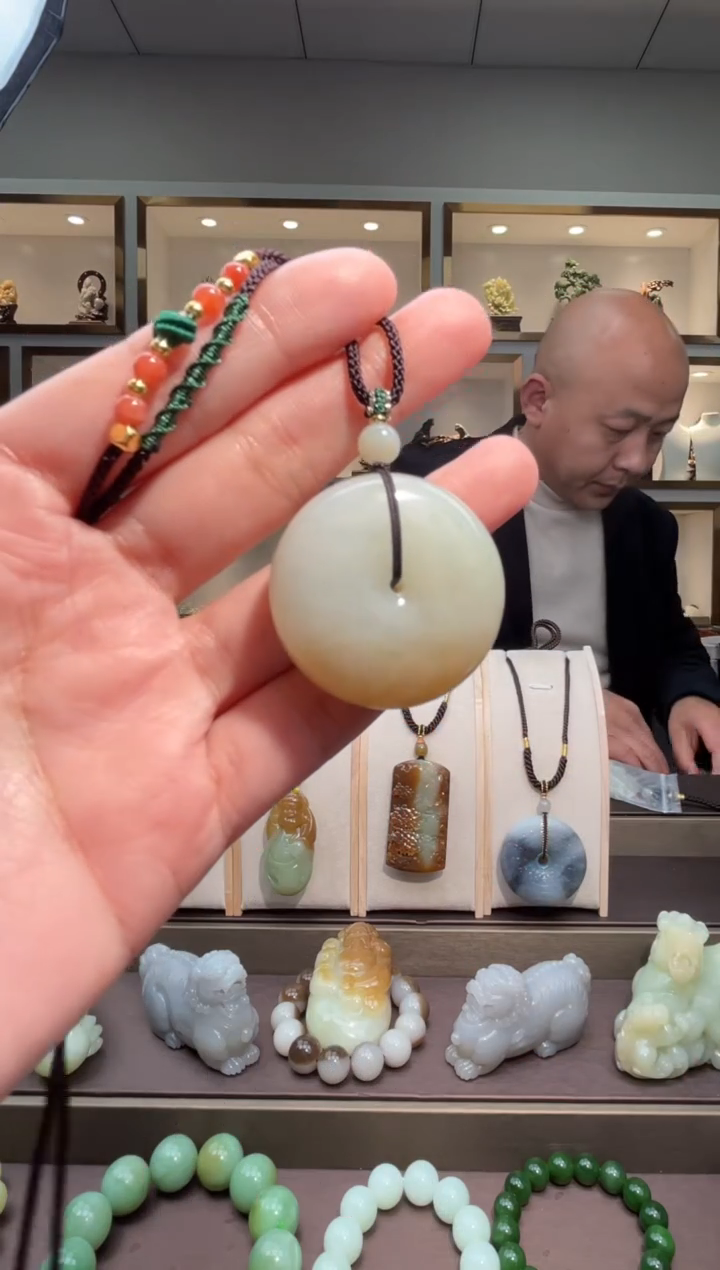 颈饰未镶嵌和田玉苏