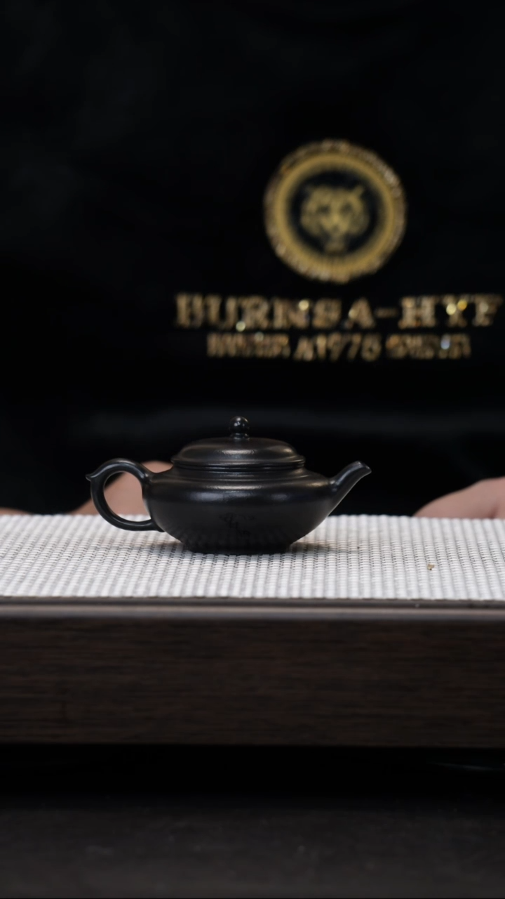 【闪购商品】紫砂茶壶原矿紫砂壶捂灰大红袍扁笑樱80cc