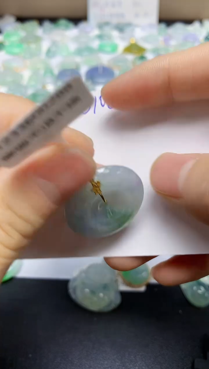 颈饰18K金镶嵌翡翠天然缅甸翡翠A货翡翠百元以上9元证书费自理