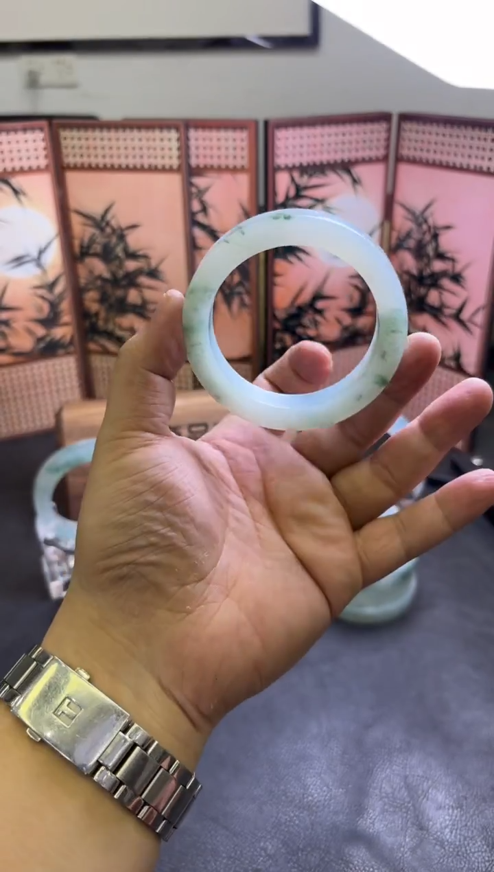 未镶嵌手镯定制翡翠远*谷手镯