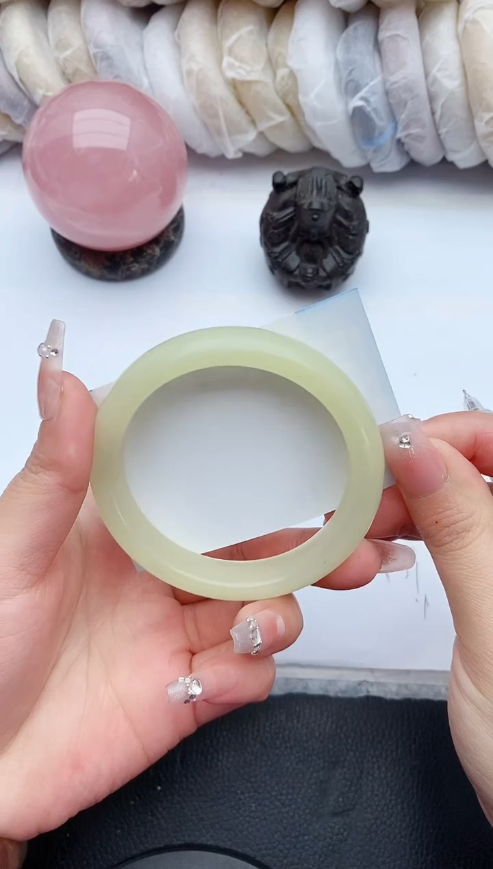 【闪购商品】石英质玉手镯未镶嵌6+57/58