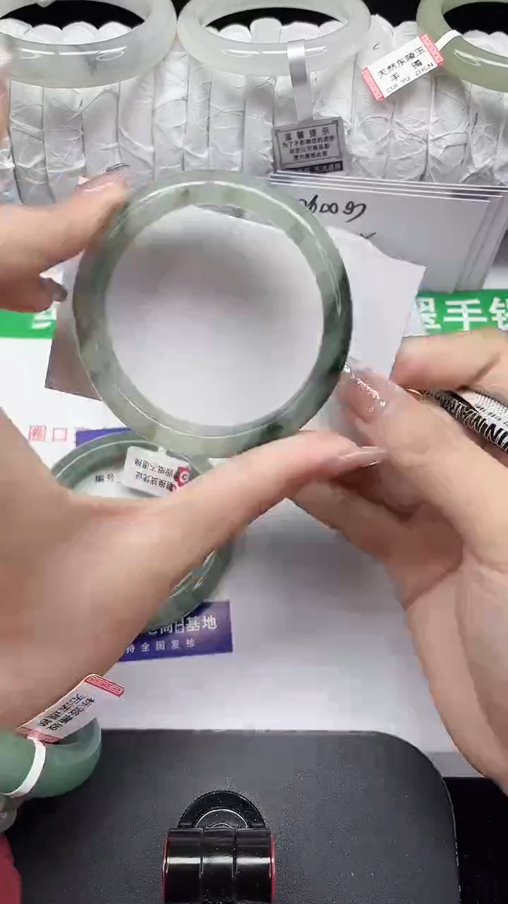 未镶嵌手镯石英质玉156-53/54