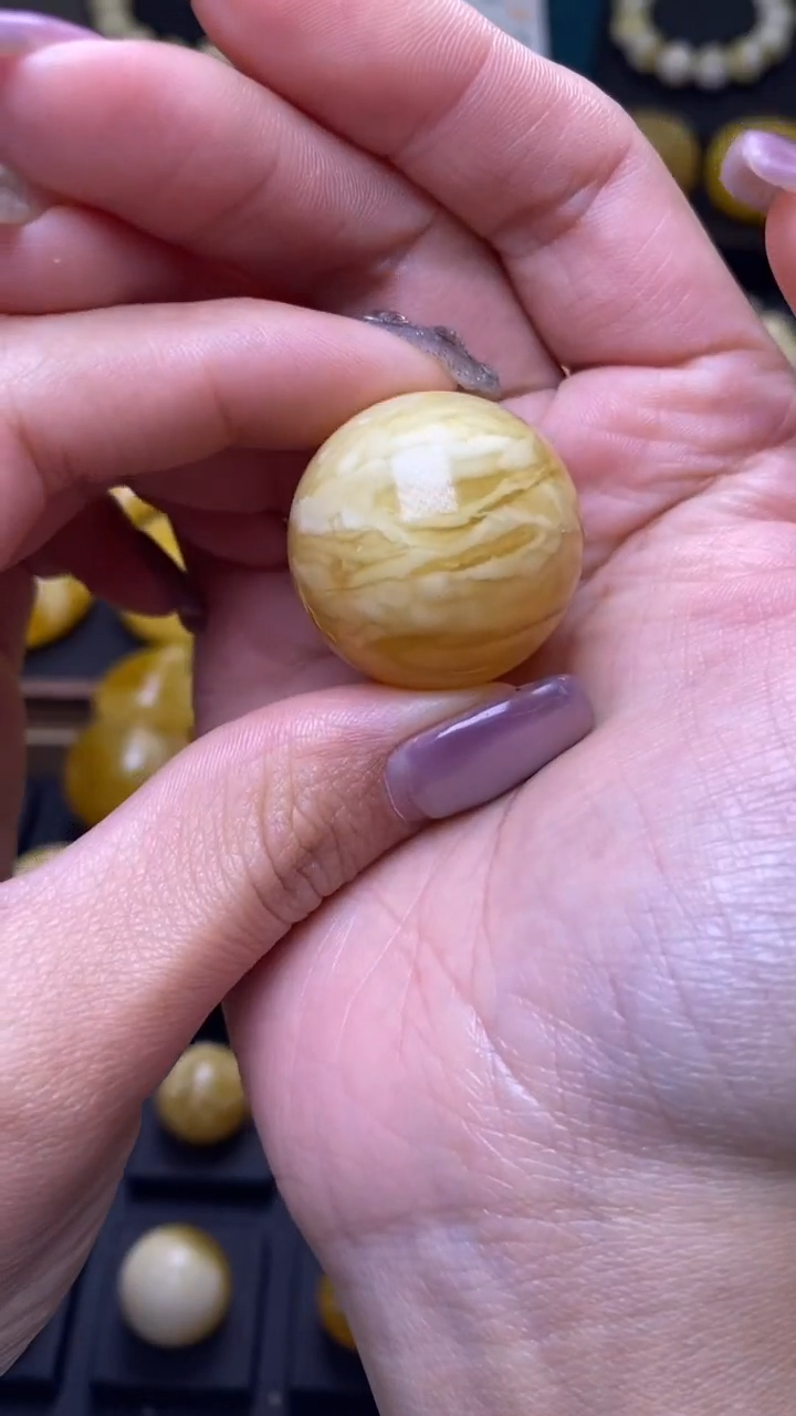 【闪购商品】琥珀裸石未镶嵌葵. 81