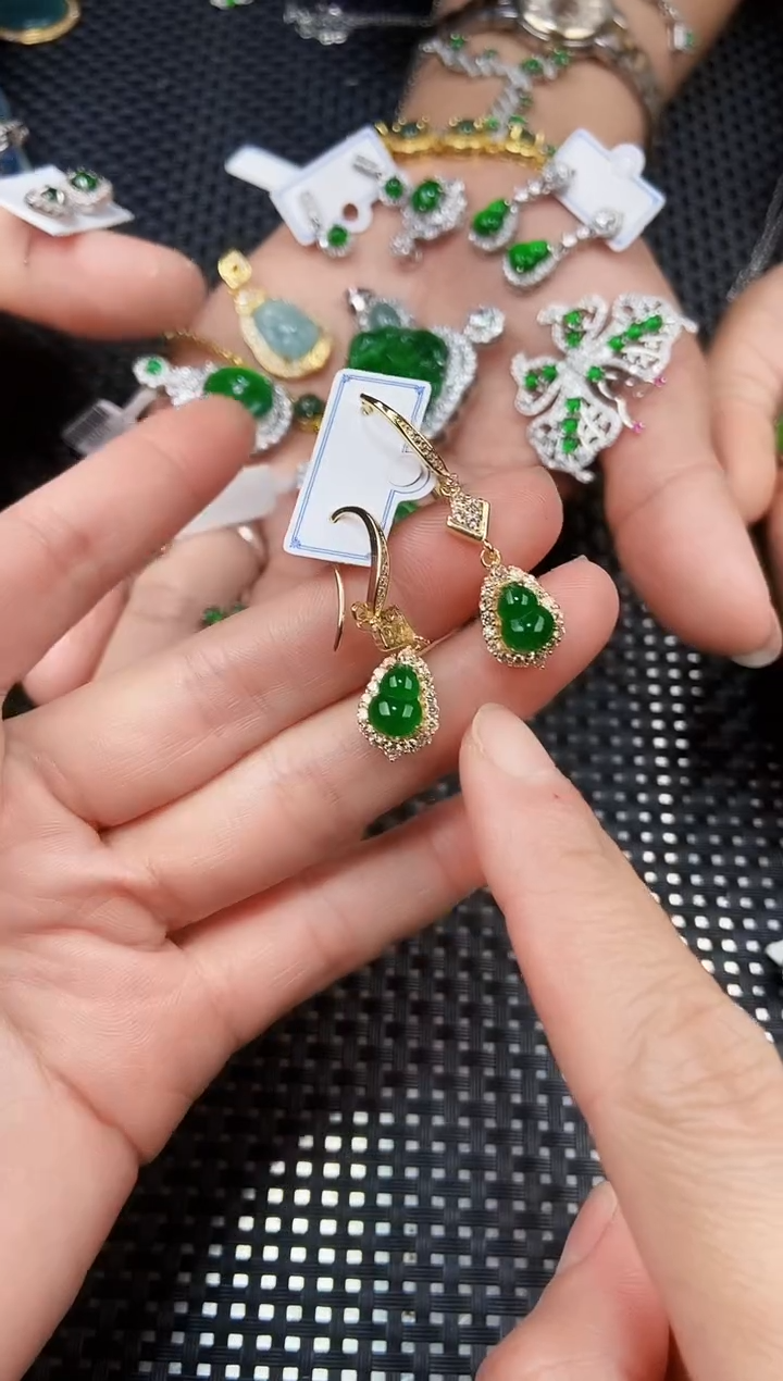 【闪购商品】翡翠耳饰未镶嵌11111111