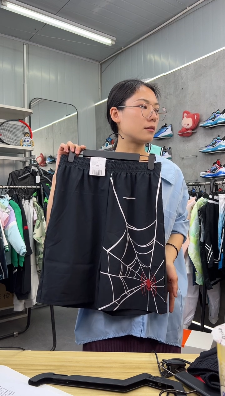 安踏儿童衣服尺码 ：160