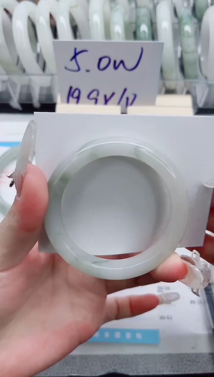 【闪购商品】石英质玉手镯未镶嵌A188-51.8