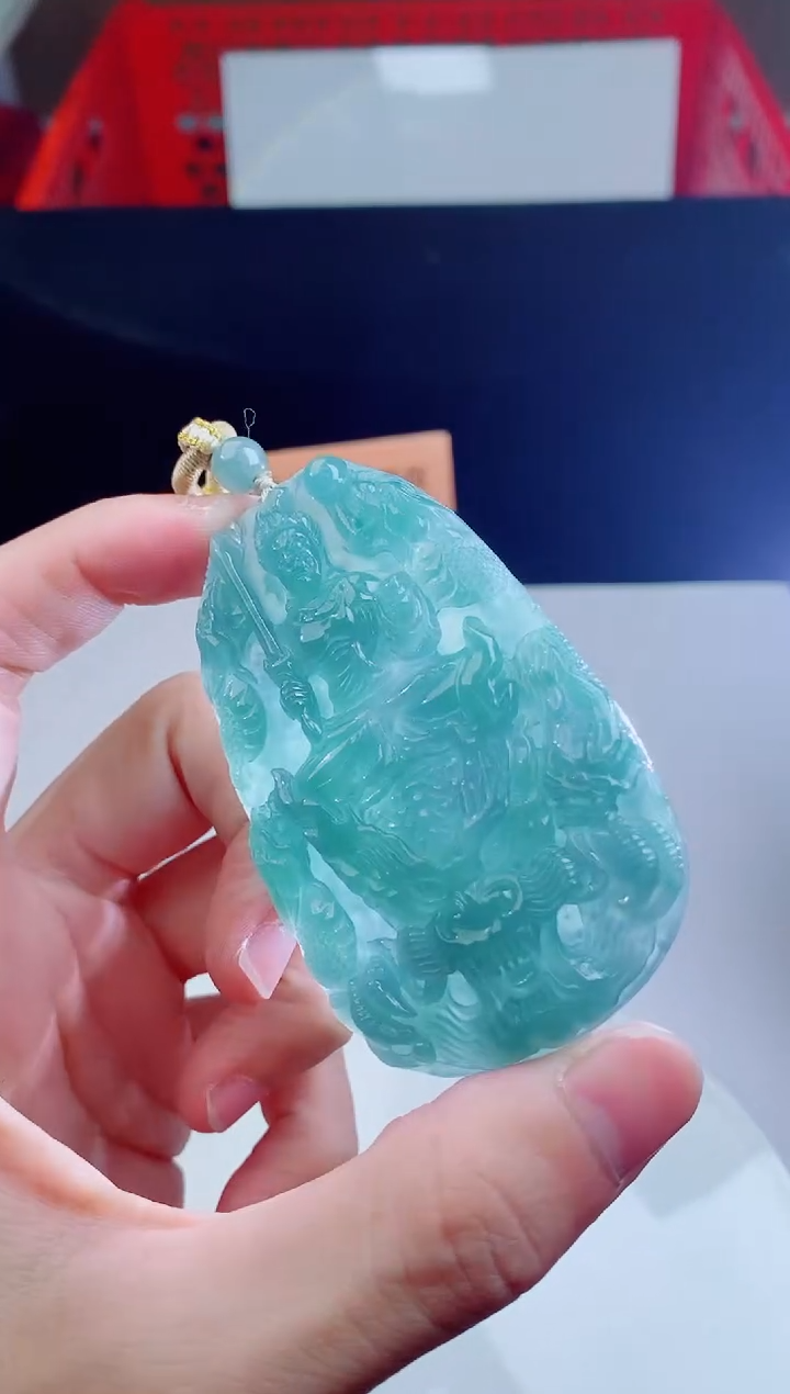 颈饰未镶嵌翡翠   ·