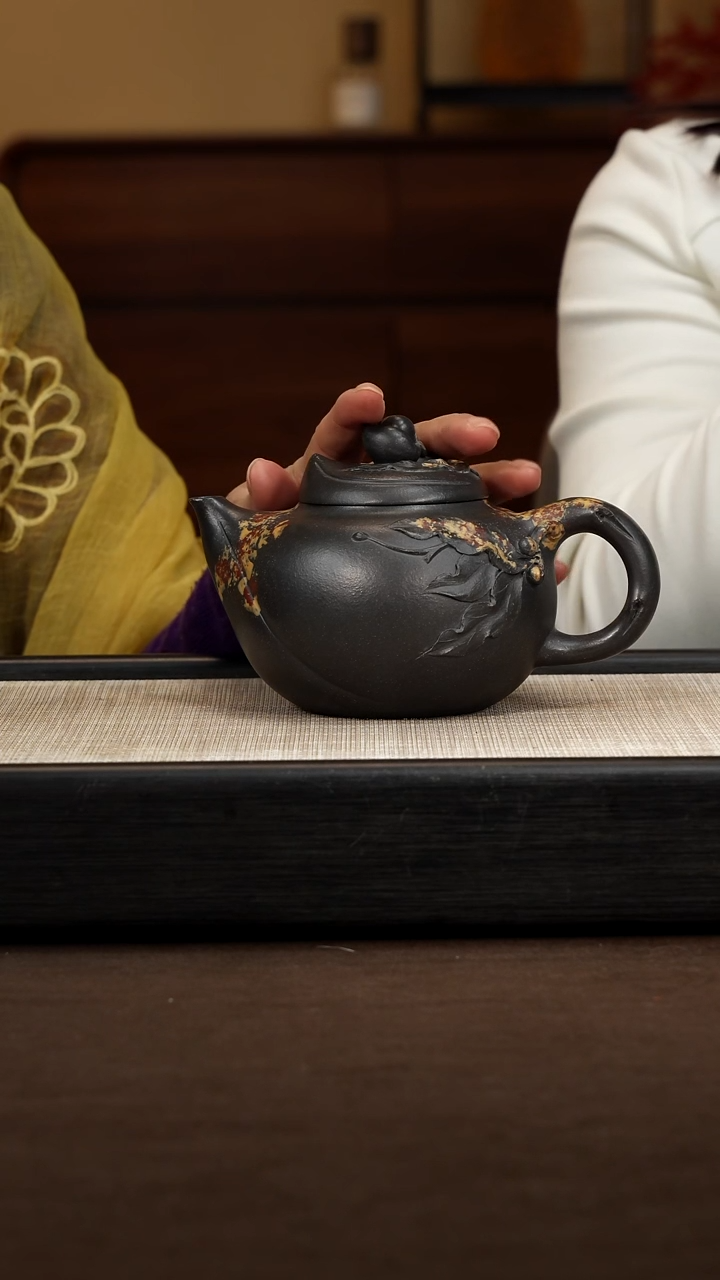 茶壶紫砂【P045】寿桃  400c   ZLM