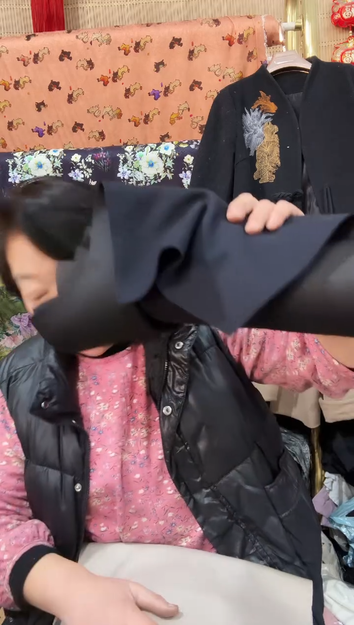 中码水洗羊绒黑蓝色弯刀裤裁片一条082