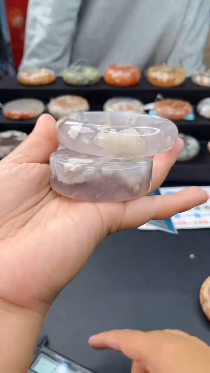 【闪购商品】石英质玉手镯未镶嵌赠送镯心（圈口60