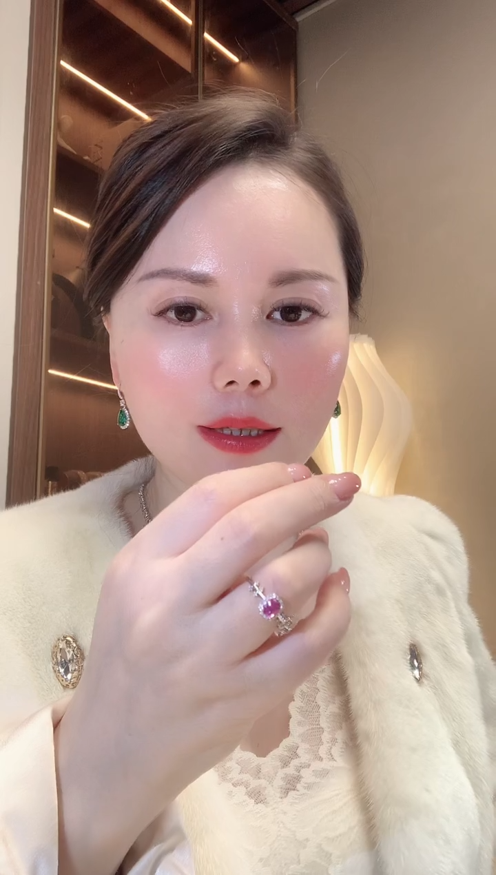 【闪购商品】彩色蓝宝石戒指18K金镶嵌F152 