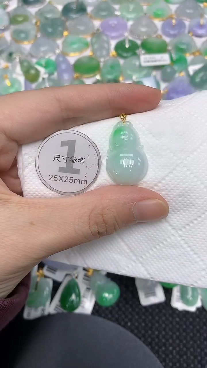 颈饰18K金镶嵌翡翠111111111111