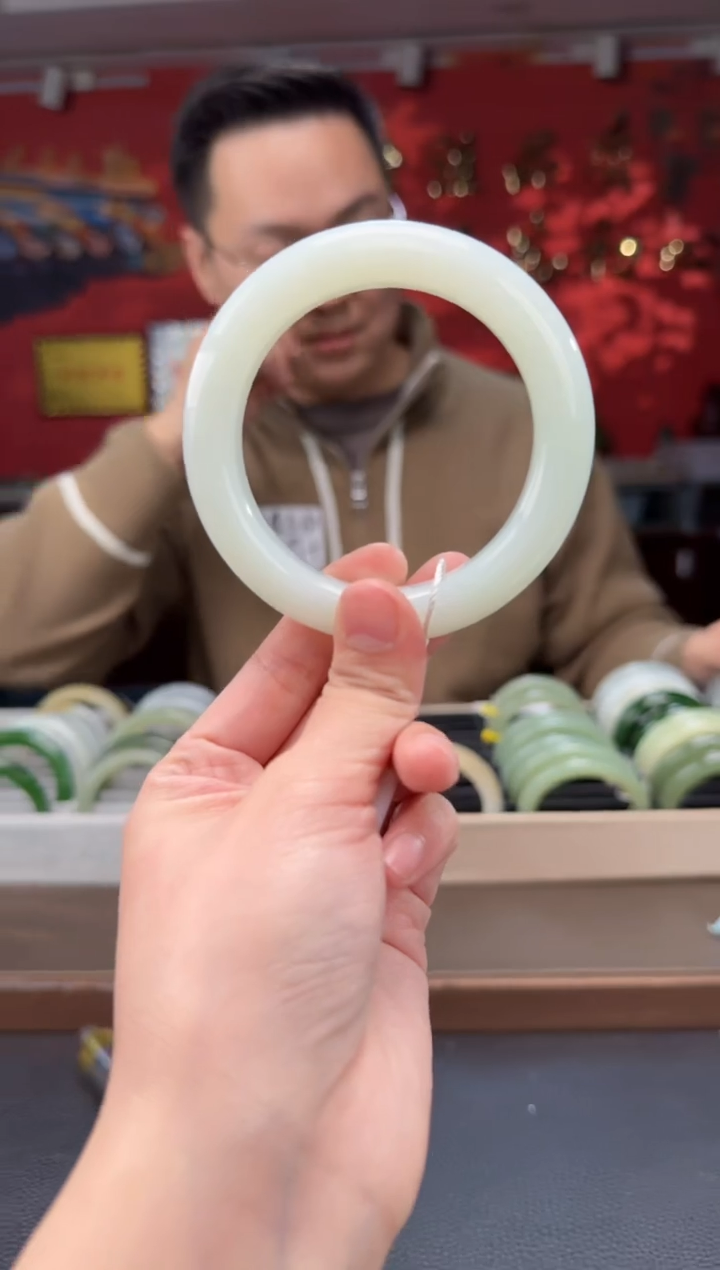 【闪购商品】和田玉.未镶嵌白玉正装镯54-60