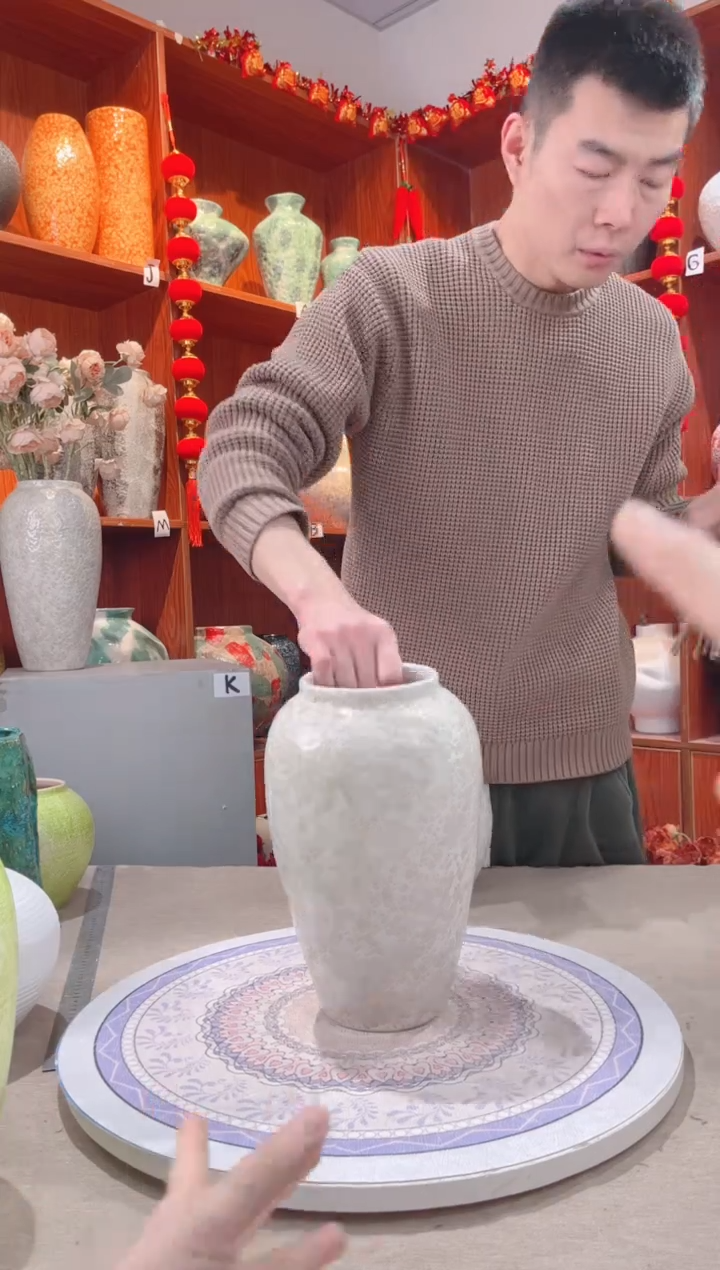 【闪购商品】瓶茶白 中号 陶瓷花瓶 无花