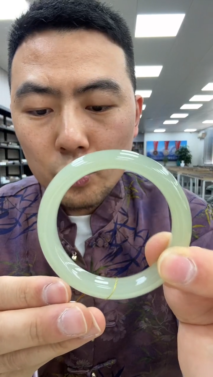 【闪购商品】和田玉手镯未镶嵌55