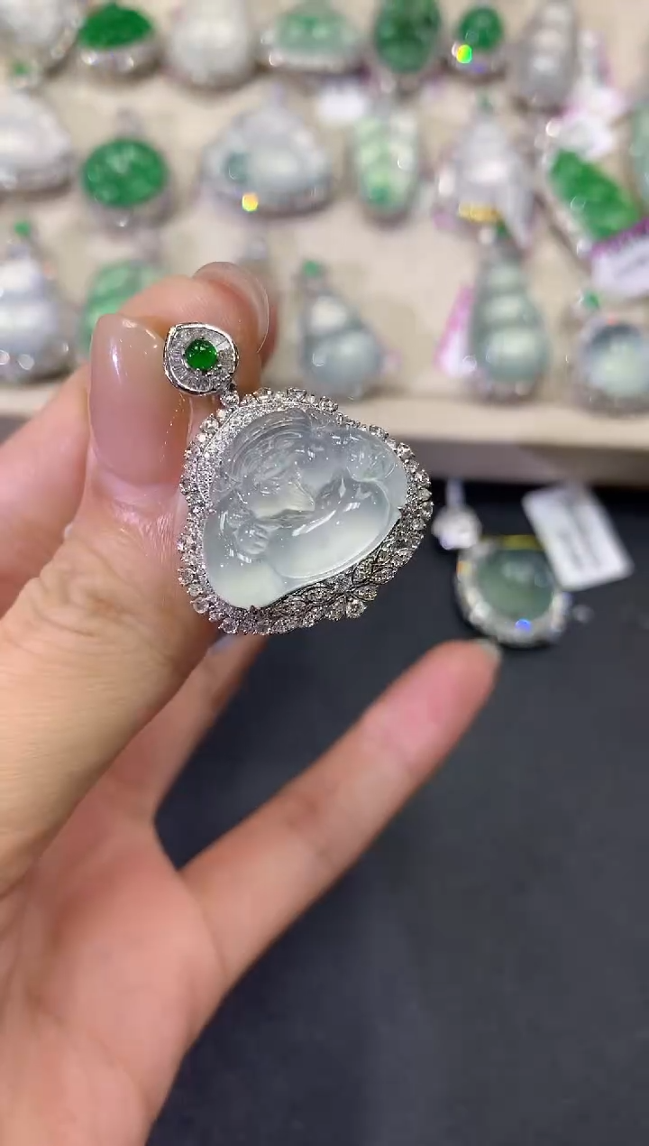 【闪购商品】翡翠吊坠(不含链)18K金镶嵌q80     