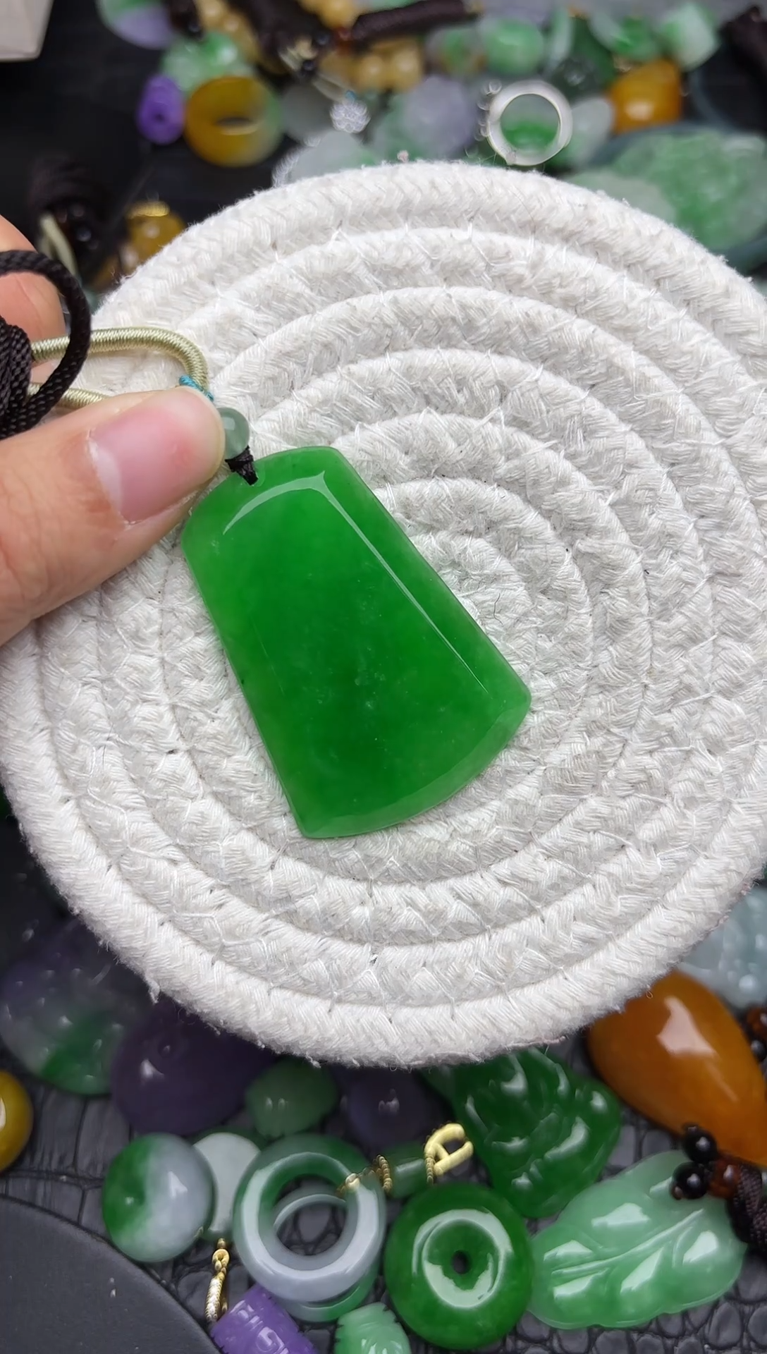 颈饰未镶嵌翡翠缅甸翡翠吊坠