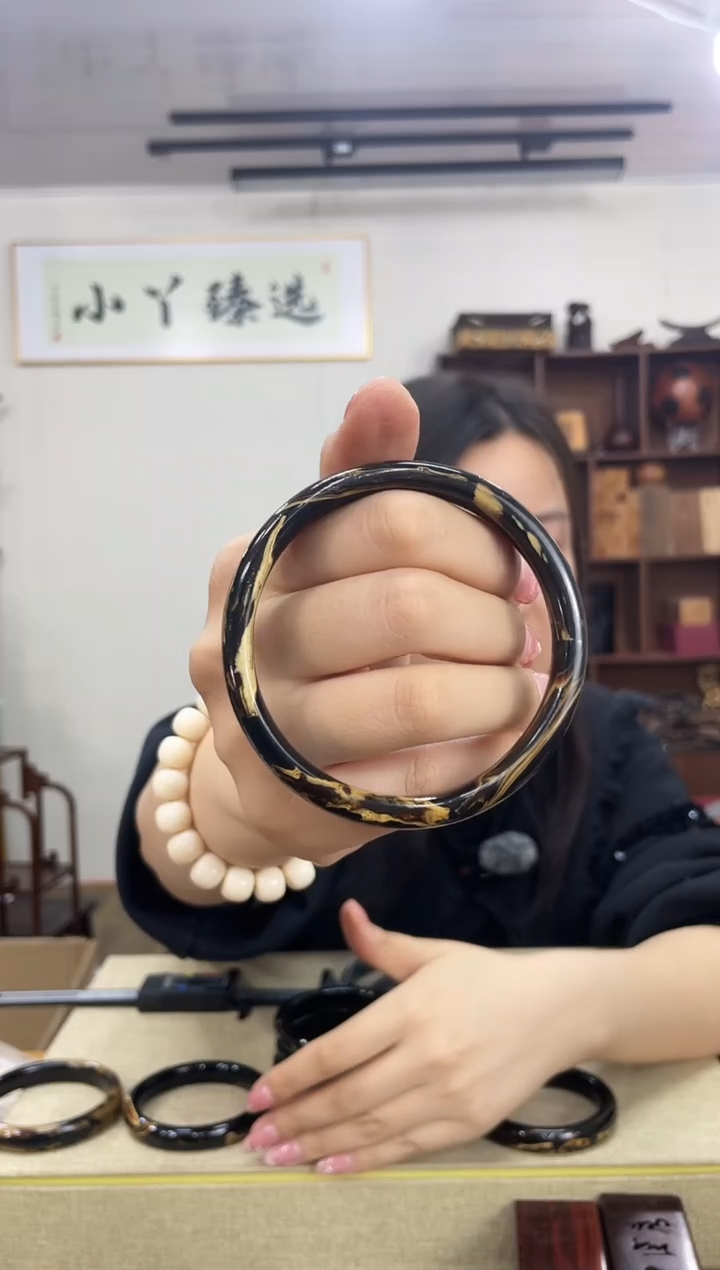 乌木类L****8747六六木镯子65圈口木木木