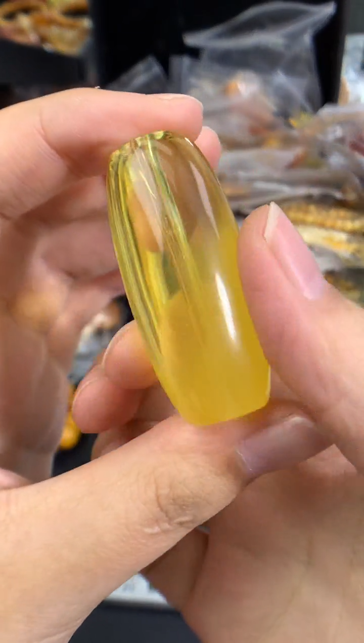 蜜蜡未镶嵌珠宝奇石1