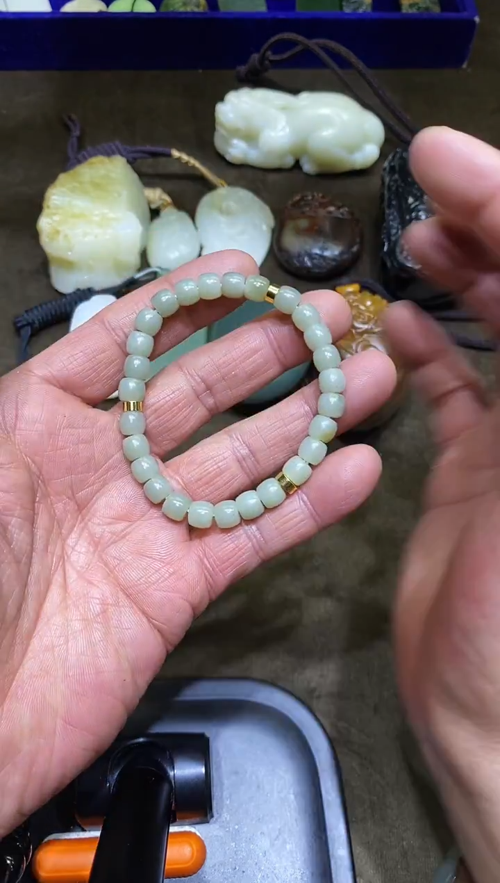 颈饰未镶嵌和田玉手串