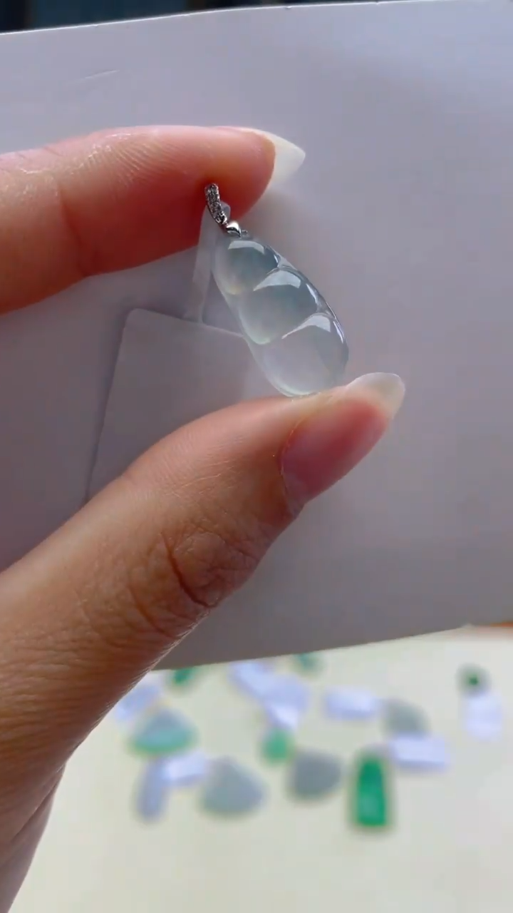 【闪购商品】翡翠颈饰18K金镶嵌天然A货翡翠