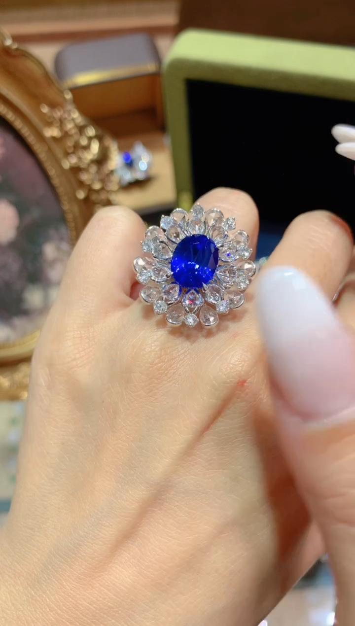 【闪购商品】蓝宝石戒指18K金镶嵌6.3CT