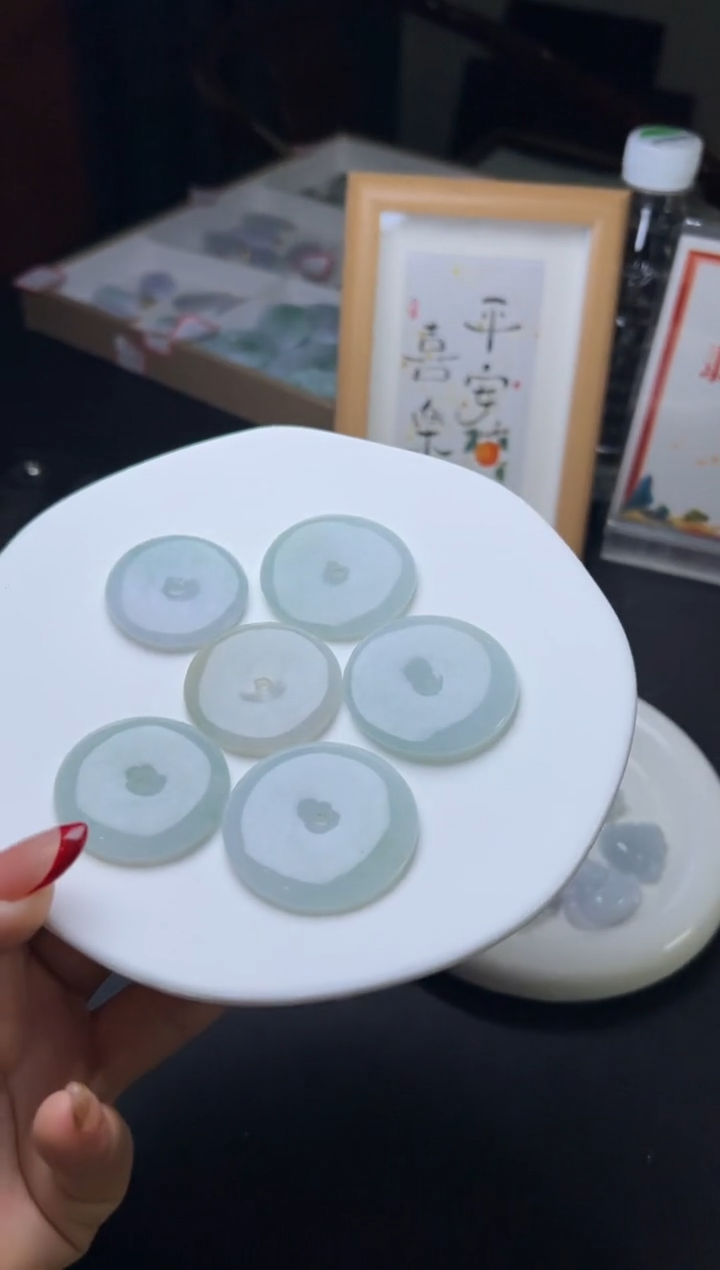 【闪购商品】翡翠颈饰未镶嵌W001-PQGJ700-3多样性发一件