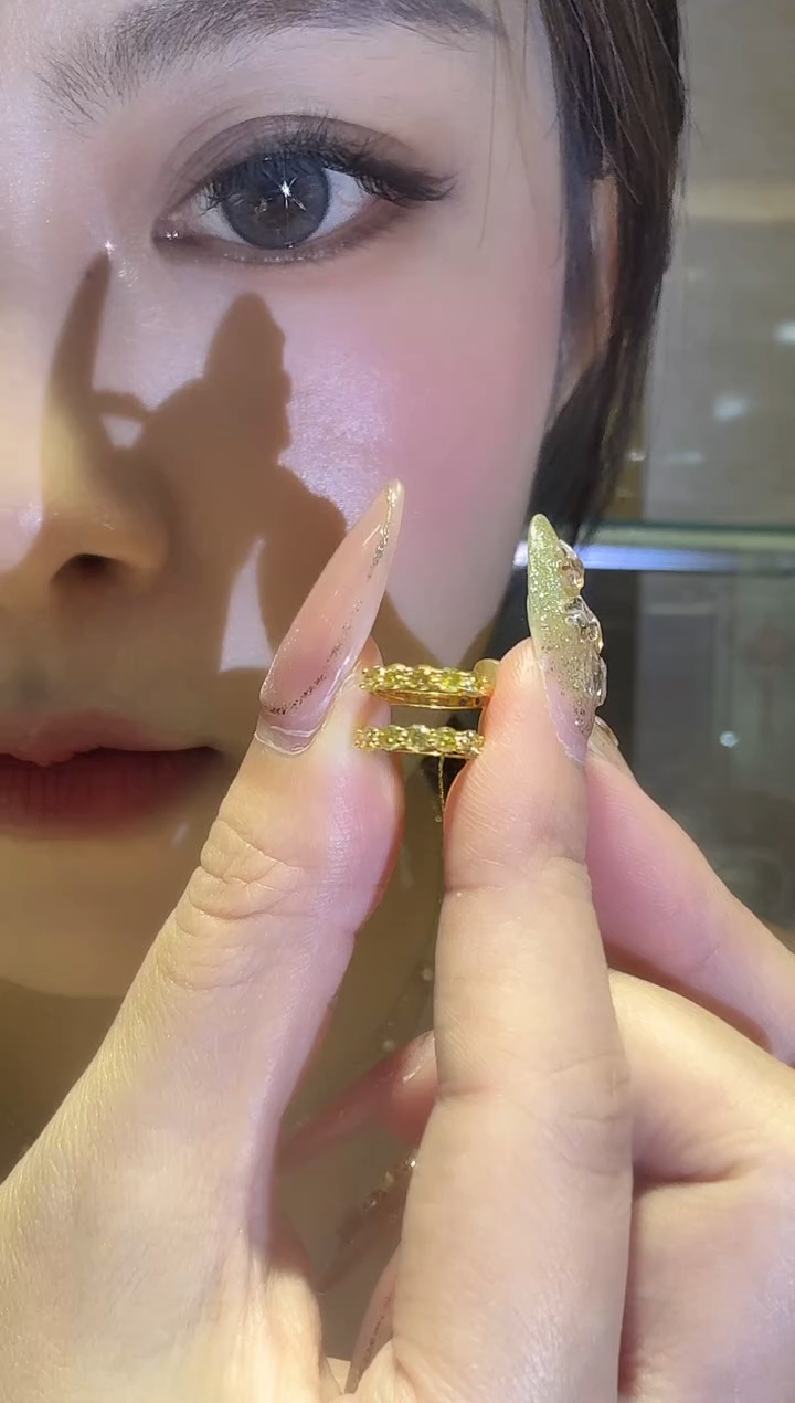 18K金镶嵌耳饰钻石cy多样性发一对