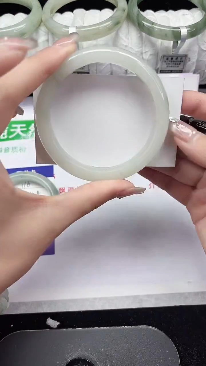 未镶嵌手镯石英质玉117-60/61