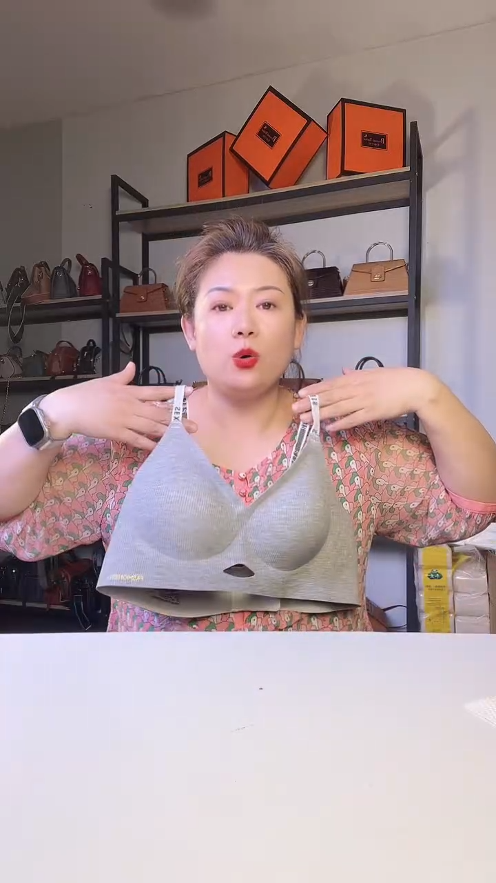 醋酯纤维琳子推荐新款背心