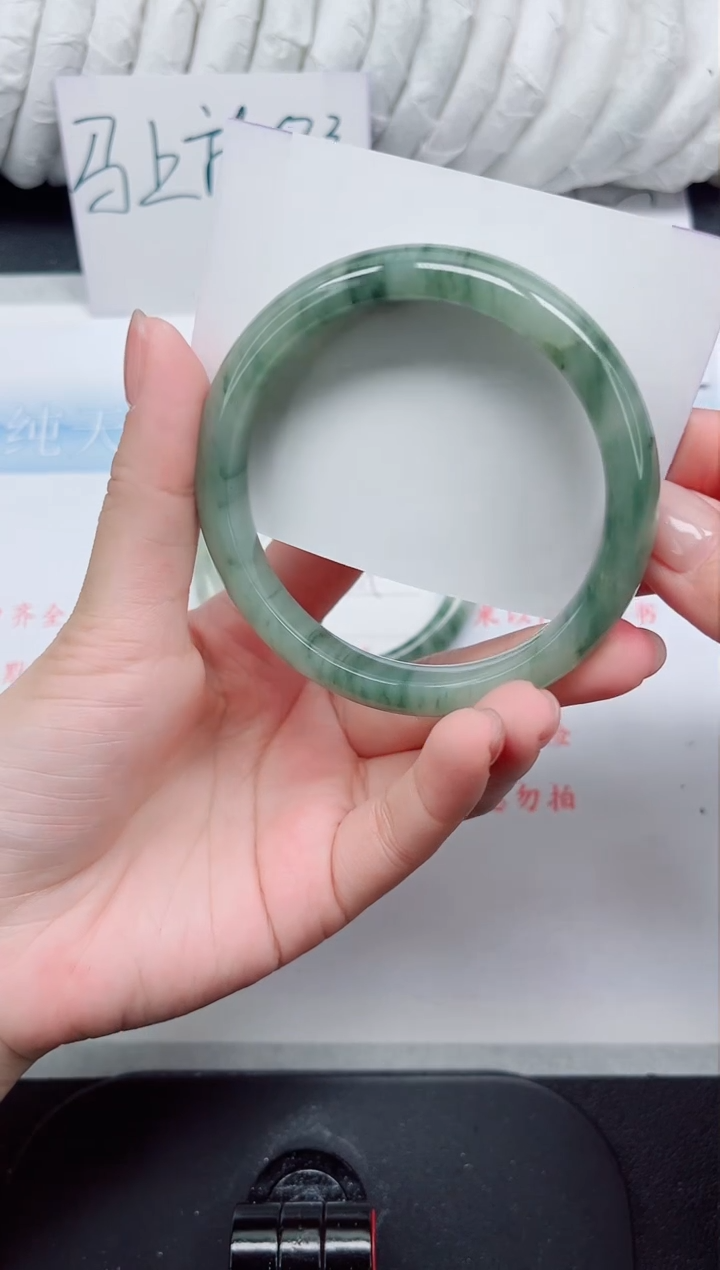 【闪购商品】石英质玉手镯未镶嵌264#60.7