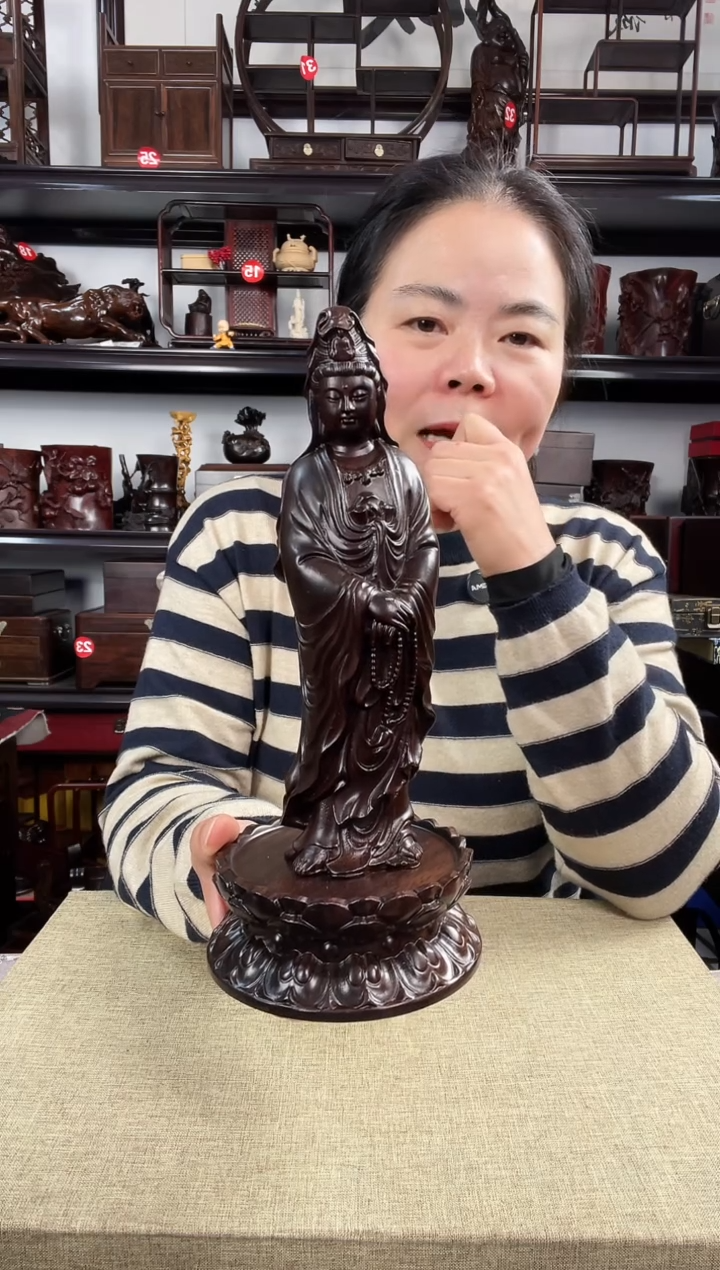 木双层莲花+观老李红木工艺品