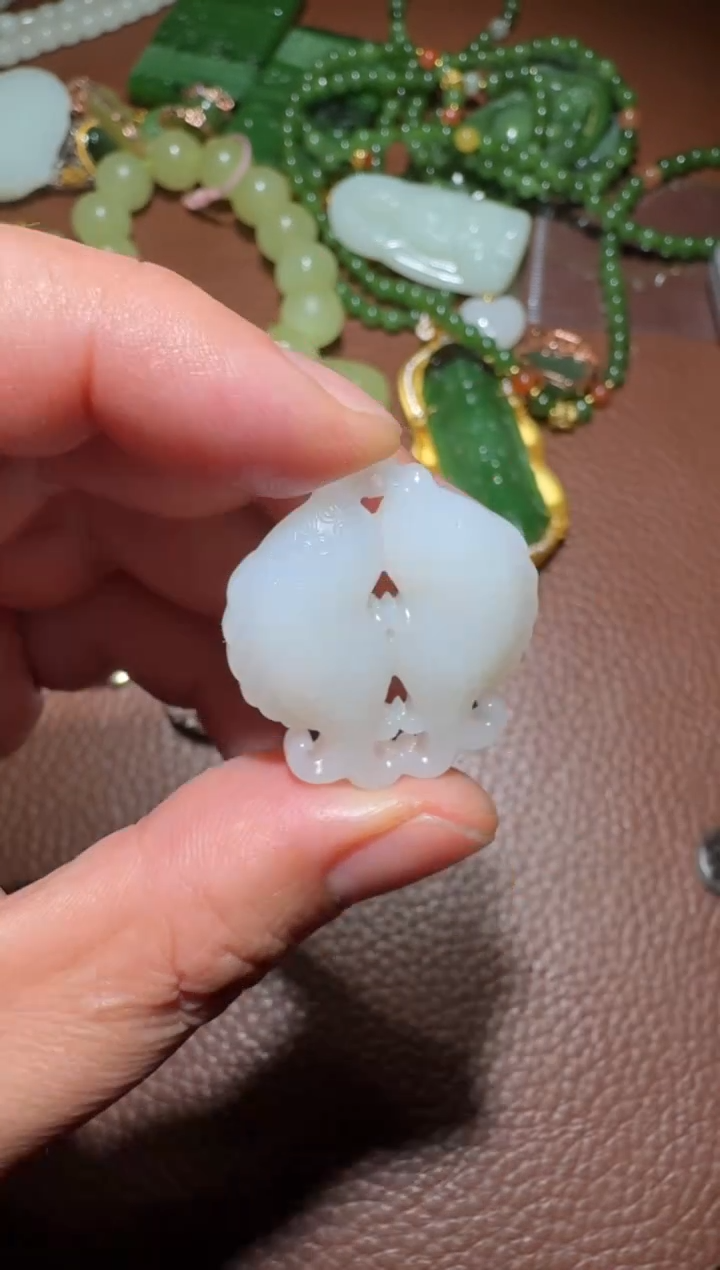 未镶嵌和田玉挂件和田玉