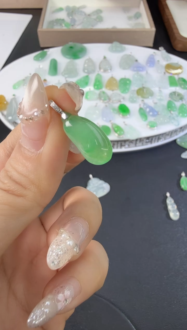 颈饰18K金镶嵌翡翠H1224-1501-751