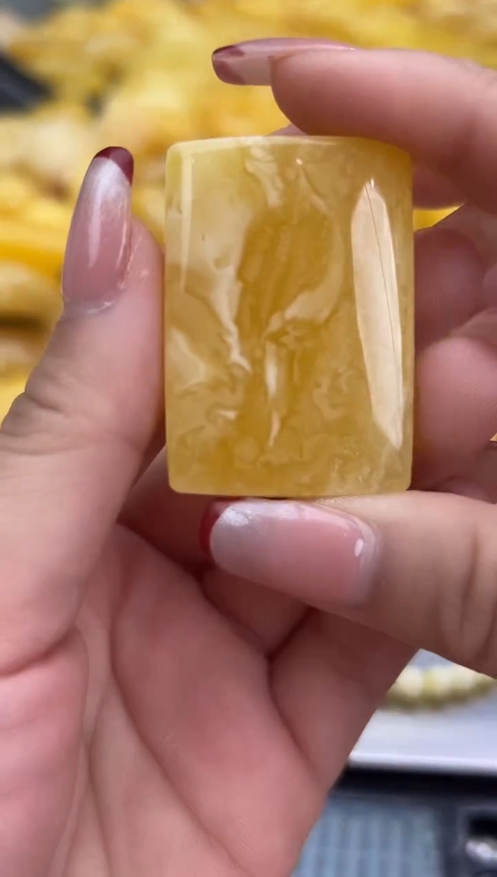 【闪购商品】琥珀裸石未镶嵌蜜蜡吊坠