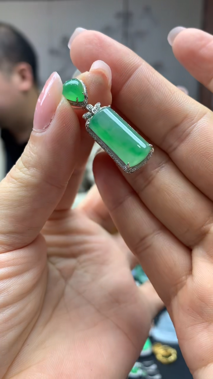 【闪购商品】翡翠颈饰18K金镶嵌10-天然翡翠