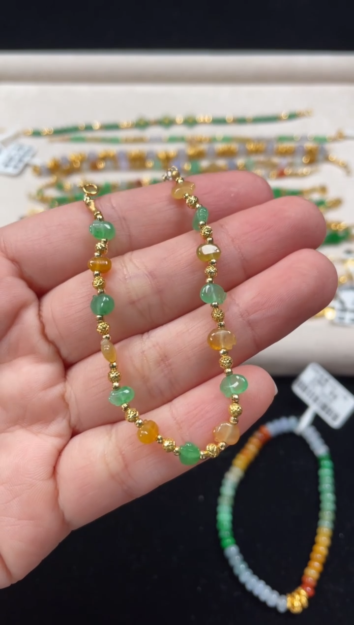 18K金镶嵌手链翡翠一条  P534