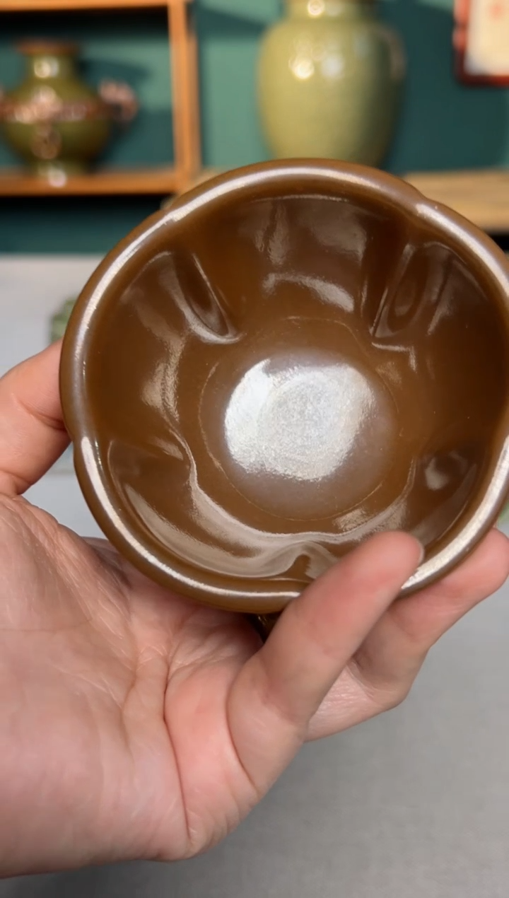 【闪购商品】其他纯手工紫金釉葵口出筋花口杯