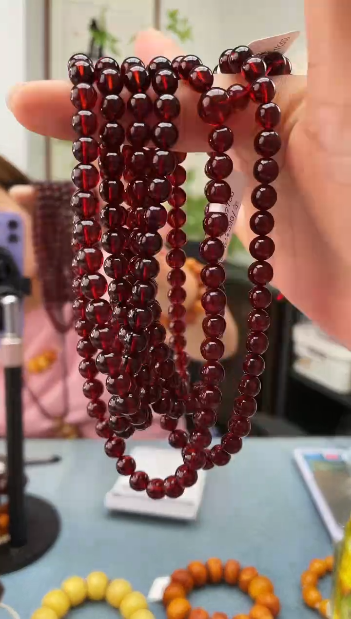 未镶嵌琥珀珠宝奇石多样性发一