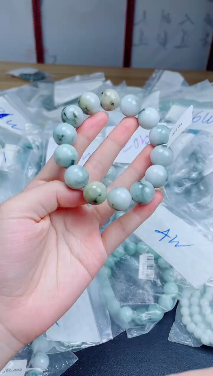定制翡翠未镶嵌珠串